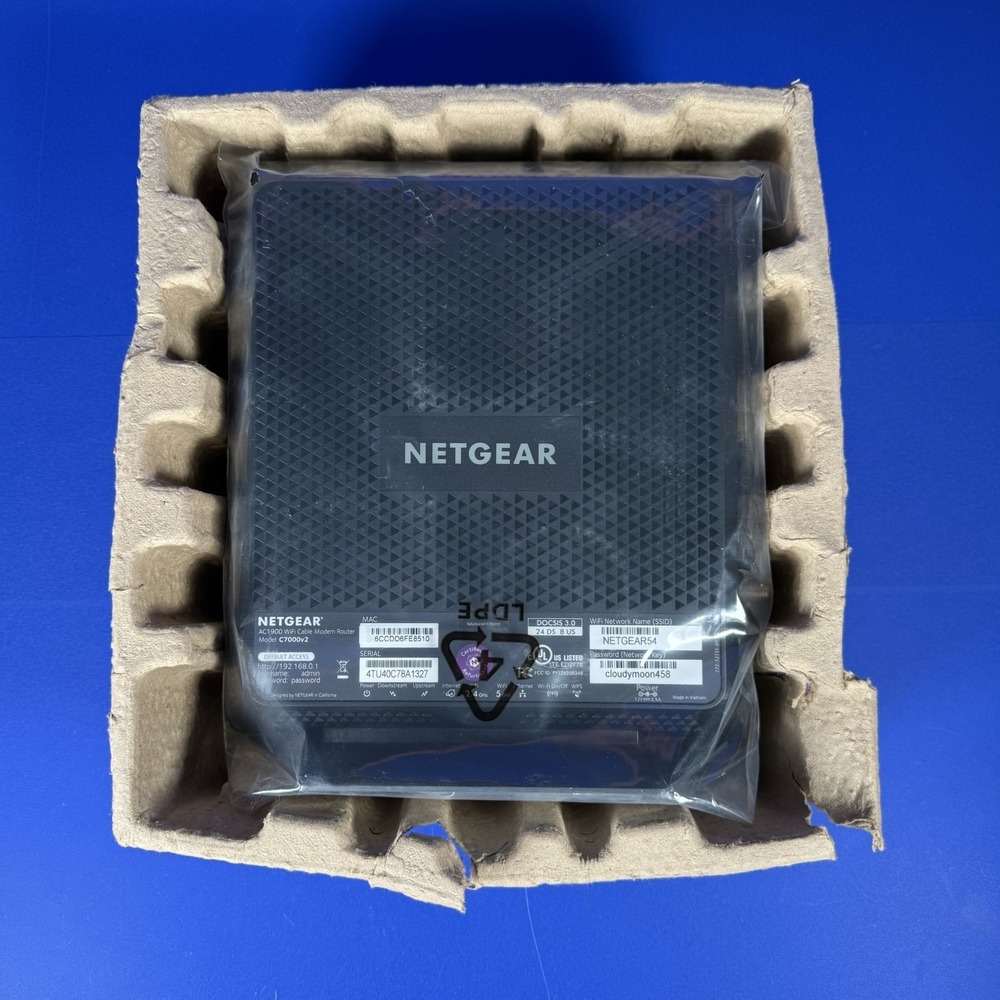 NETGEAR Nighthawk AC1900 C7000V2 Wi Fi Cable Modem Router - Picture 3 of 3